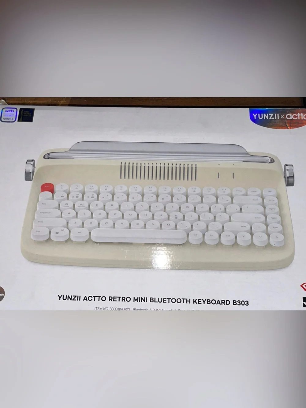 Yunzii Actto Retro Mini Bluetooth Keyboard B303 - Cream/White